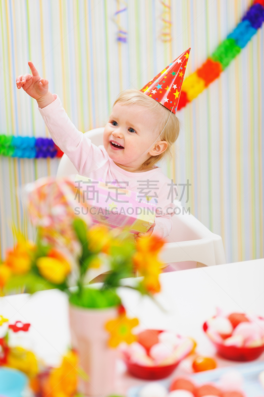 生日礼物,婴儿,角度,垂直画幅,美,美人,生日,白人,甜点心,纯洁