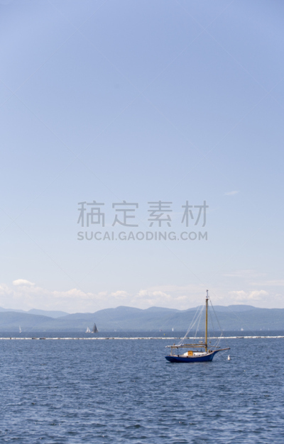 大湖,平底船,垂直画幅,留白,固定的,无人,张伯伦湖,蓝色,纽约州,户外