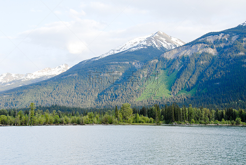 驼鹿湖,罗布森山省立公园,加拿大落基山脉,黄昏,大不列颠哥伦比亚,加拿大,春天,罗伯逊山,省立公园,水平画幅
