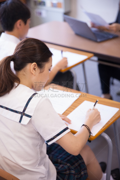 学校,结论,半身像,真实的人,情绪压力,努力,女生,逆境,智慧,背面视角
