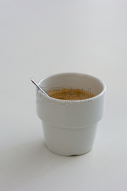 咖啡杯,垂直画幅,褐色,无人,茶碟,早晨,饮料,特写,咖啡,白色