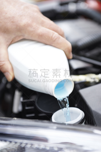 挡风玻璃,液体,汽车,男人,垫圈,正下方视角,特写,雨刷液,垂直画幅,陆用车