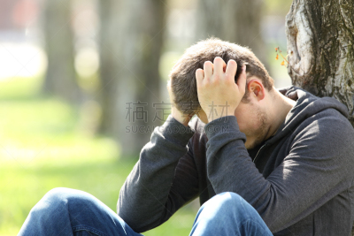 青少年,沮丧,公园,自卑,寂寞,困窘,关系破裂,青春期,生气,发狂的