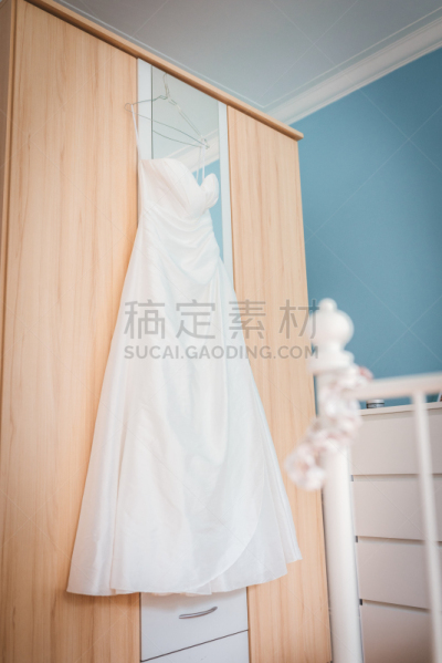 婚纱,挂衣架,新娘,安全护栏,住宅房间,垂直画幅,美,无人,浴室,符号