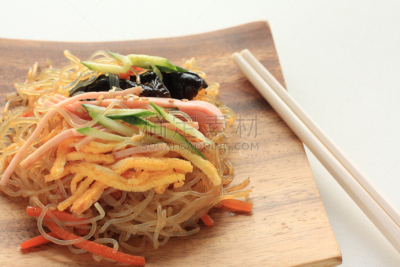 韩国食物,留白,主食,水平画幅,鸡蛋,无人,日本,白色背景,特写,韩式炒粉丝