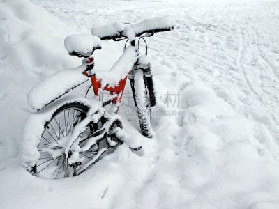 自行车,传统运动,手把,山地车,车轮,水平画幅,雪,无人,陆用车,户外