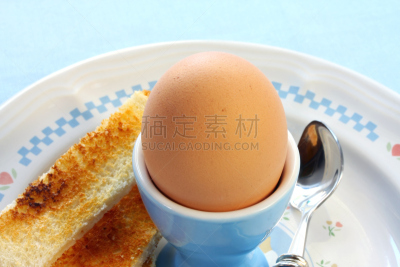 煮鸡蛋,半熟的鸡蛋,蛋杯,早餐,煮食,水平画幅,鸡蛋,无人,蓝色,全身像