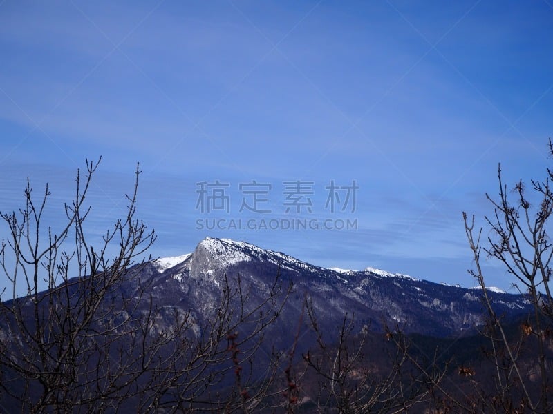 Grenoble, France – March 12, 2019: photography showing the Alps mountain and the villages surrounding the city of Grenoble, France. The photography was taken in the city of Grenoble, France.