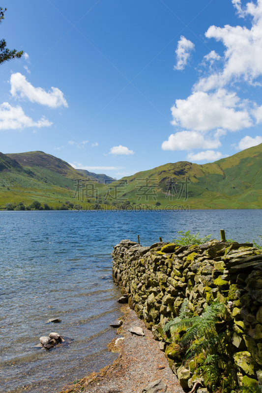 英格兰湖区,坎布里亚,英格兰,英国,西北省,,洛斯湖,科鲁摩克湖,垂直画幅,山