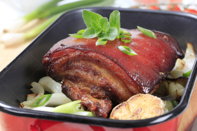 烤猪肉,肥肉脂肪,五花肉,烤盘,饮食,葱,水平画幅,烟熏食品,无人,香料