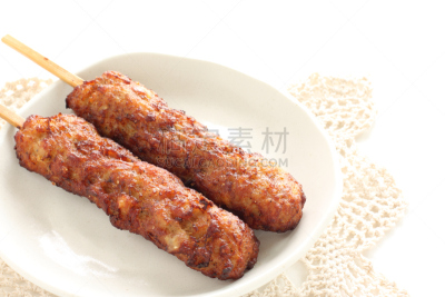 格子烤肉,日本食品,鸡肉,肉末,日式烧鸡,串肉签,水平画幅,高视角,无人,日本