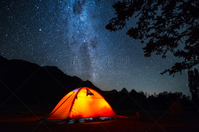 天空,夜晚,帐篷,星系,水平画幅,星星,山,无人,太空,户外