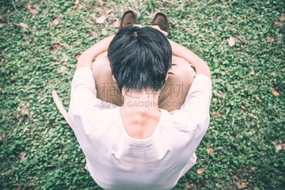 沮丧,男人,派克大街,留白,半身像,t恤,草坪,男性,仅男人,仅成年人