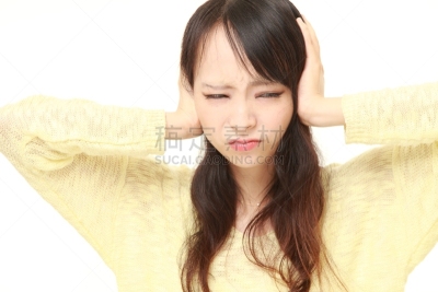 噪声,日本人,女人,青年人,悲痛,水平画幅,情绪压力,不关心,长袖衫,仅成年人