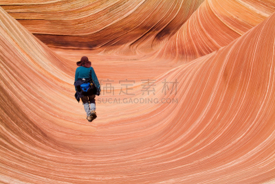 犹他,亚利桑那,女人,帕里亚峡谷,徒步旅行,朱砂悬崖,水平画幅,弗米利恩,峡谷漂流,旅行者