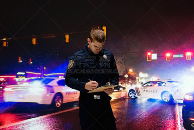 警官,写字板,伦敦城,室内过夜,巡逻车,酒后驾驶,半身像,水平画幅,夜晚,交通