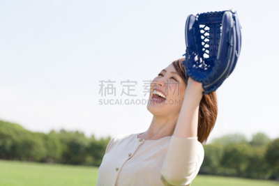传球游戏,日本人,女人,棒球手套,捕手手套,棒球,运动手套,公园,水平画幅,进行中