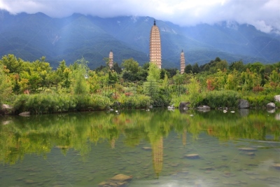 崇圣寺三塔,宝塔,桨叉架船,三只动物,大理,云南省,水,水平画幅,无人,中国