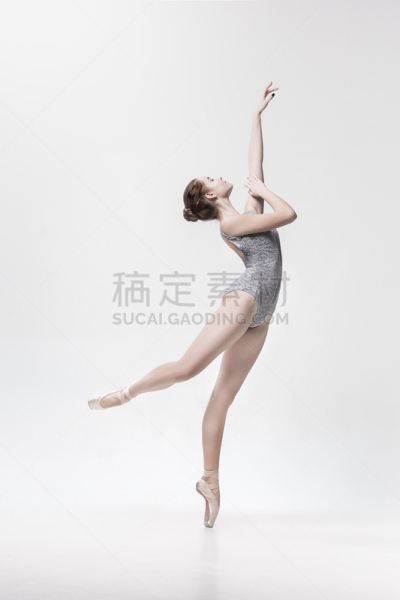青年人,舞者,古典音乐人,白色背景,分离着色,垂直画幅,青少年,芭蕾舞鞋,优美,正装照片