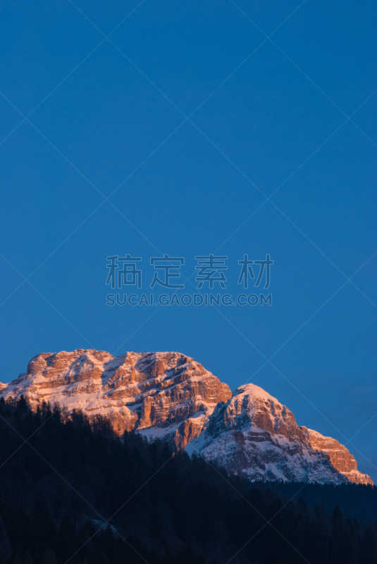 天空,多洛米蒂山脉,摩德纳迪坎皮格里奥,蓝色,垂直画幅,风,休闲活动,雪,无人,组物体