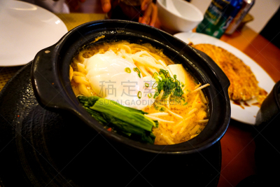 半熟的鸡蛋,炸鱼饼,乌冬面,裹面包屑,餐具,葱,水平画幅,无人,豆腐,肉