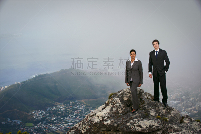 雾,积极行动,南非文明,天空,男商人,仅成年人,都市风景,高处,站