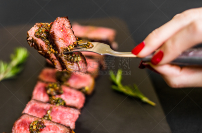 招牌牛排,肉,青年女人,西冷牛排,阿根廷人,奇米丘里辣酱,神户,赫里福牛,阿根廷,牛肉