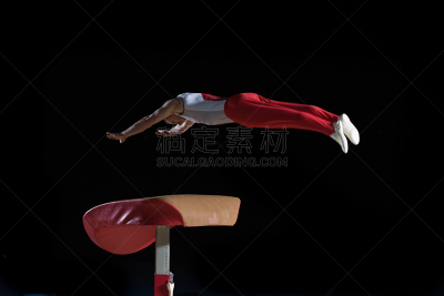 学校体育馆,体操,男性,跳马,四肢,半空中,努力,健康,仅男人,仅成年人