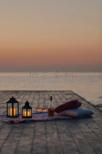 夏天,海滩,野餐,浪漫,海洋,格子花纹,玻璃杯,蜡烛,枕头,日落
