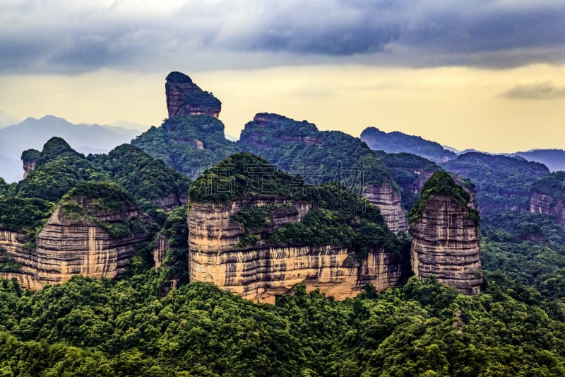 丹霞山风景名胜区,channel tunnel terminal,海峡隧道终端,韶山,丹侬山,丹霞地貌,山顶,峭壁,水平画幅,地形