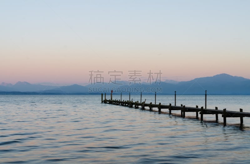 基姆湖,罗森海姆,基姆高,巴伐利亚阿尔卑斯山区,水,水平画幅,夜晚,曙暮光,偏远的,户外