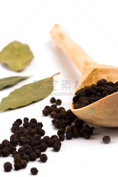 黑胡椒子,木匙,垂直画幅,褐色,芳香的,无人,胡椒,干的,特写,白色