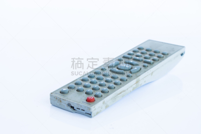遥控器,水平画幅,噪声,白人,特写,白色,钢琴键,按钮,录音棚,非洲人