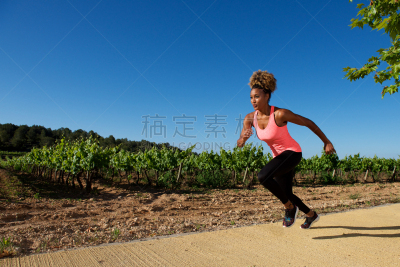 户外,女人,迅速,美,公园,水平画幅,美人,夏天,仅成年人,青年人