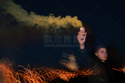 爱好者,足球运动,烟雾弹,欧洲足球联合会,烟火效应,流氓,帮派,恶作剧,欣喜若狂