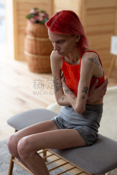 红色,人的头部,成年的,仅成年人,青年人,苗条,人,女性,青年女人,仅一个青年女人