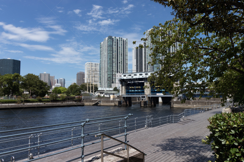 Urban landscape seen from the Tennozu of wood deck５
