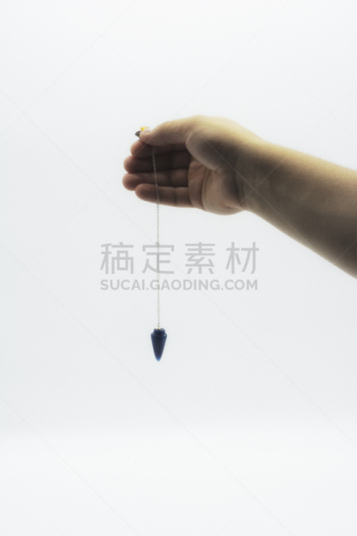 水晶,钟摆,探矿杖,分离着色,平衡折角灯,脉轮,白色背景,手,催眠师,迷幻色