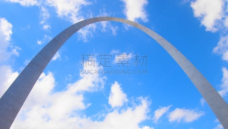 Vue sur l'arche Gateway de St. Louis dans l'état du Missouri aux États-Unis. Construit en 1963