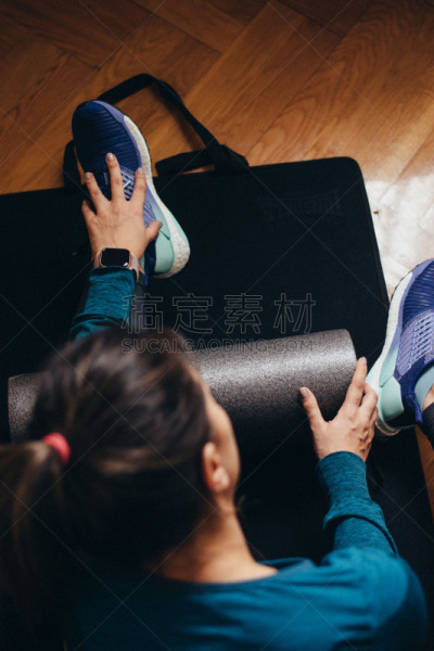 女孩,住宅内部,活力,运动,浮水圈,交通,计算机软件,智能手表,可穿戴设备,手机套