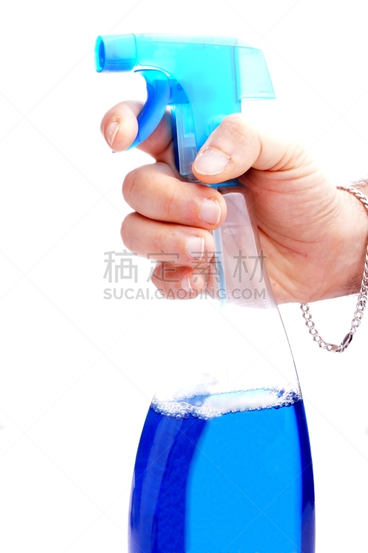 玻璃,清洁工,喷雾瓶,垂直画幅,清洗剂,蓝色,手,家庭生活,白色背景