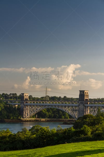 安格尔西,不列颠尼亚,琴码,缅奈吊桥,梅奈海峡,荷利赫德,铜矿,采石场,海峡,垂直画幅