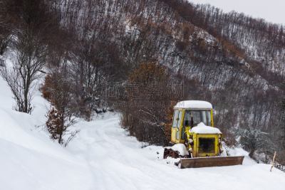 雪,生锈的,黄色,推土机,有包装的,山路,深的,寒冷,雪山,死的