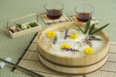 亚洲全麦面,筷子架,青葱刷,紫苏,塌塌米垫,生姜,华丽的,百叶帘,杯,香料