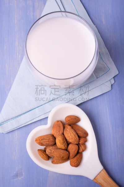 杏仁,桌子,杏仁奶,玻璃,坚果壳,青绿色,饮料,素食,清新,蛋糕