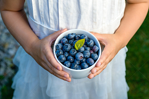 蓝莓,碗,儿童,手,视角,一把,营养学家,拿着,抗氧化物,女婴