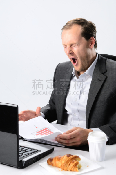 咬过,套装,咖啡,早餐,男人,垂直画幅,笔记本电脑,人的嘴,忙碌,衬衫