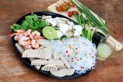 粉丝,海老寿司,香肠,老虎菜,白色,杏鲍菇,多味酱,柠檬汁,蚝蘑,葱