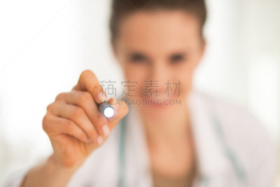 手电筒,女人,特写,神经外科,验光师,办公室,水平画幅,健康保健