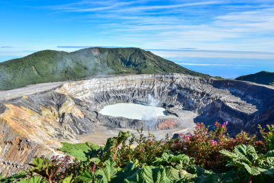 波阿斯火山,火山,哥斯达黎加,水,天空,透过窗户往外看,美洲,烟,湖,热带气候